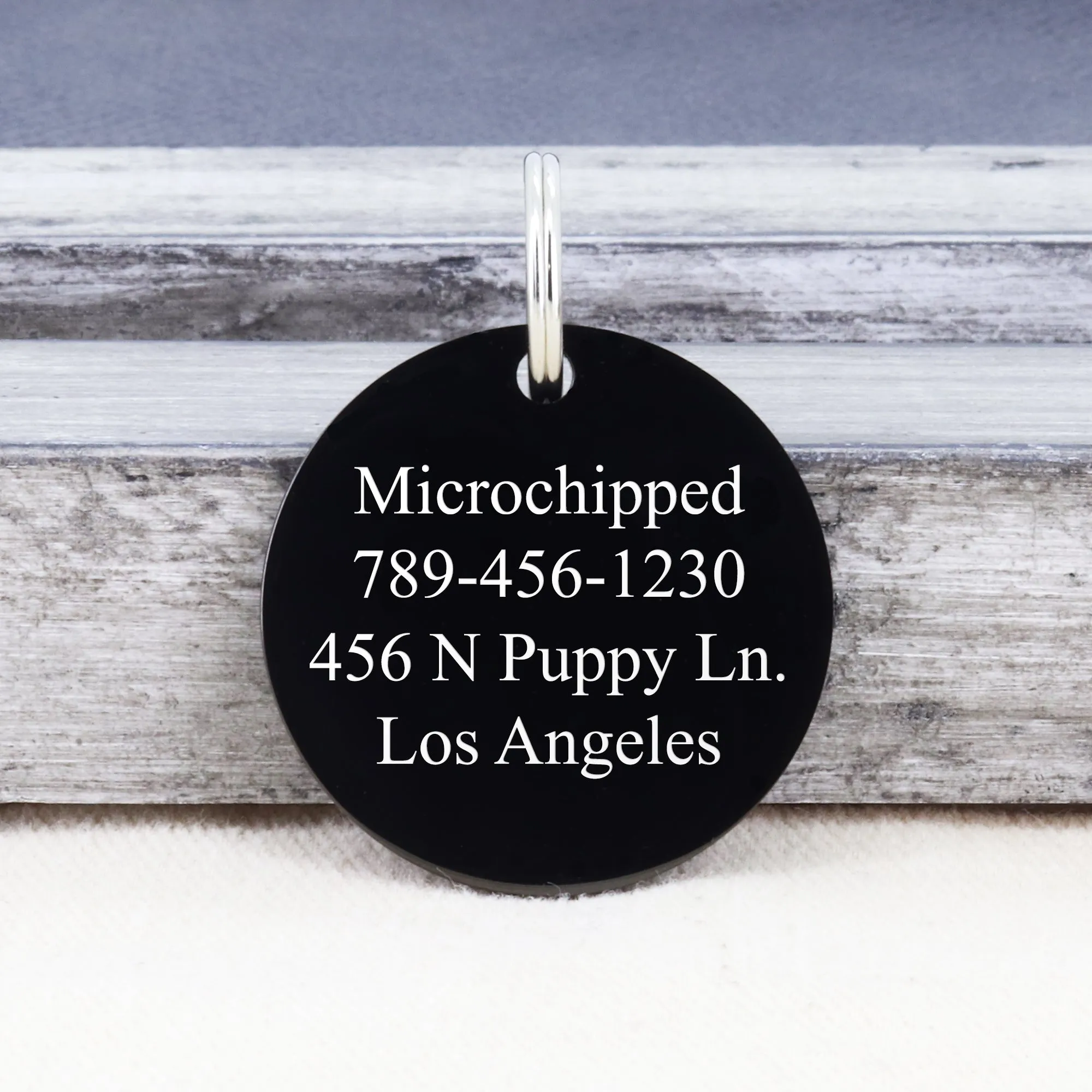 Round Shape Tag with Moutain Design