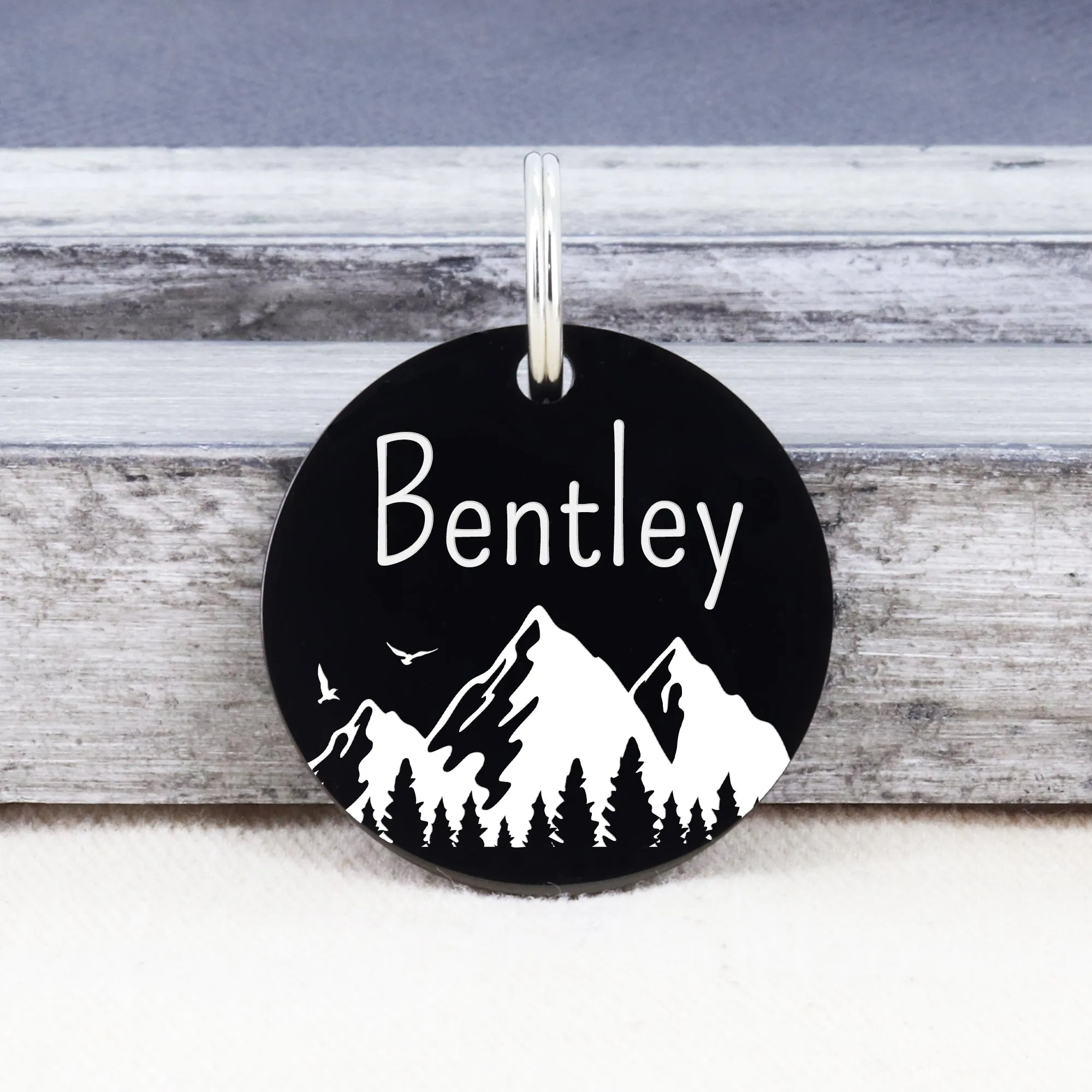 Round Shape Tag with Moutain Design